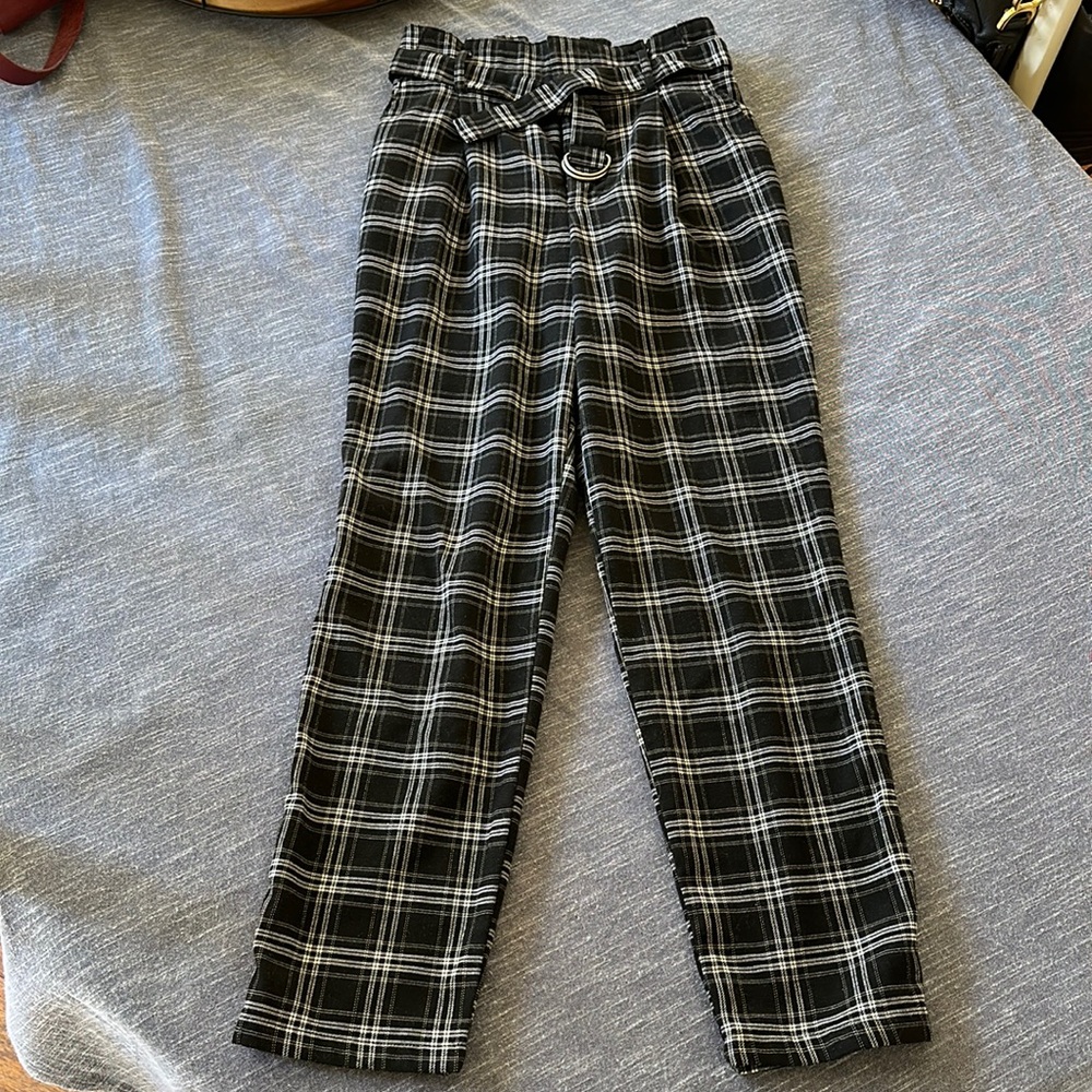 Hollister high rise black and white